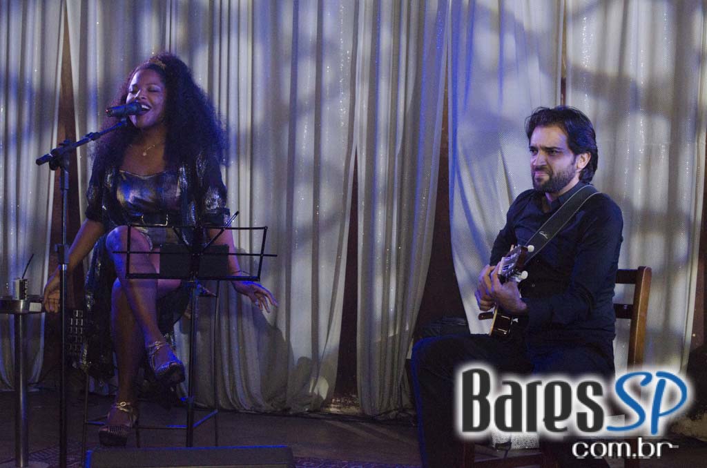 Grazie A Dio! recebeu show da cantora inglesa Jesuton com sucessos da Soul Music Grazie A Dio! recebeu show da cantora inglesa Jesuton com sucessos da Soul Music