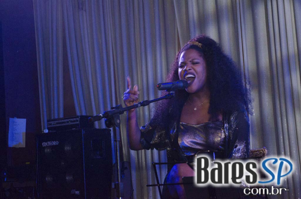 Grazie A Dio! recebeu show da cantora inglesa Jesuton com sucessos da Soul Music Grazie A Dio! recebeu show da cantora inglesa Jesuton com sucessos da Soul Music