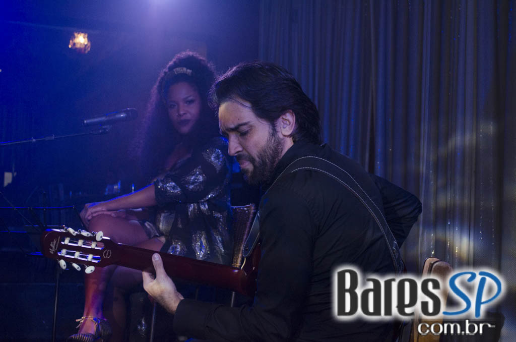 Grazie A Dio! recebeu show da cantora inglesa Jesuton com sucessos da Soul Music Grazie A Dio! recebeu show da cantora inglesa Jesuton com sucessos da Soul Music