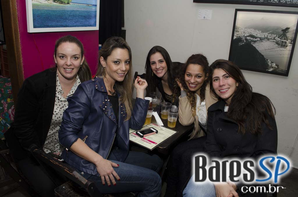 Garrafas Bar apresentou Dj Fred que animou a noite com música dançante Garrafas Bar apresentou Dj Fred que animou a noite com música dançante