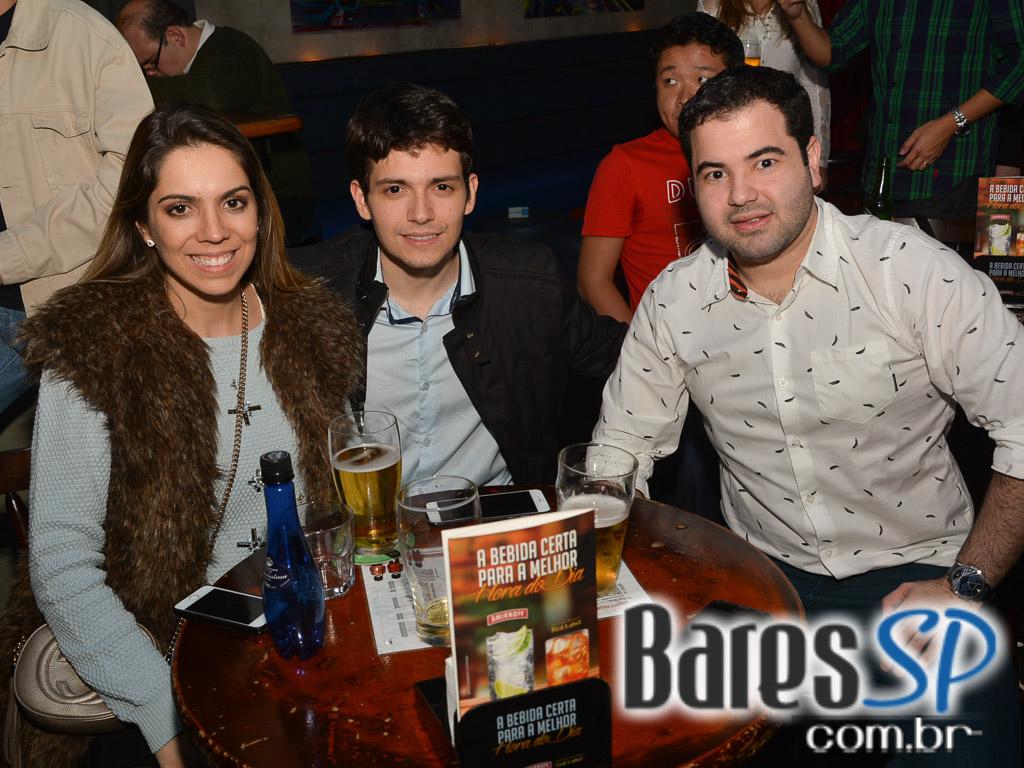 Banda Pollaris tocou muito pop rock e agitou o London Station Banda Pollaris tocou muito pop rock e agitou o London Station