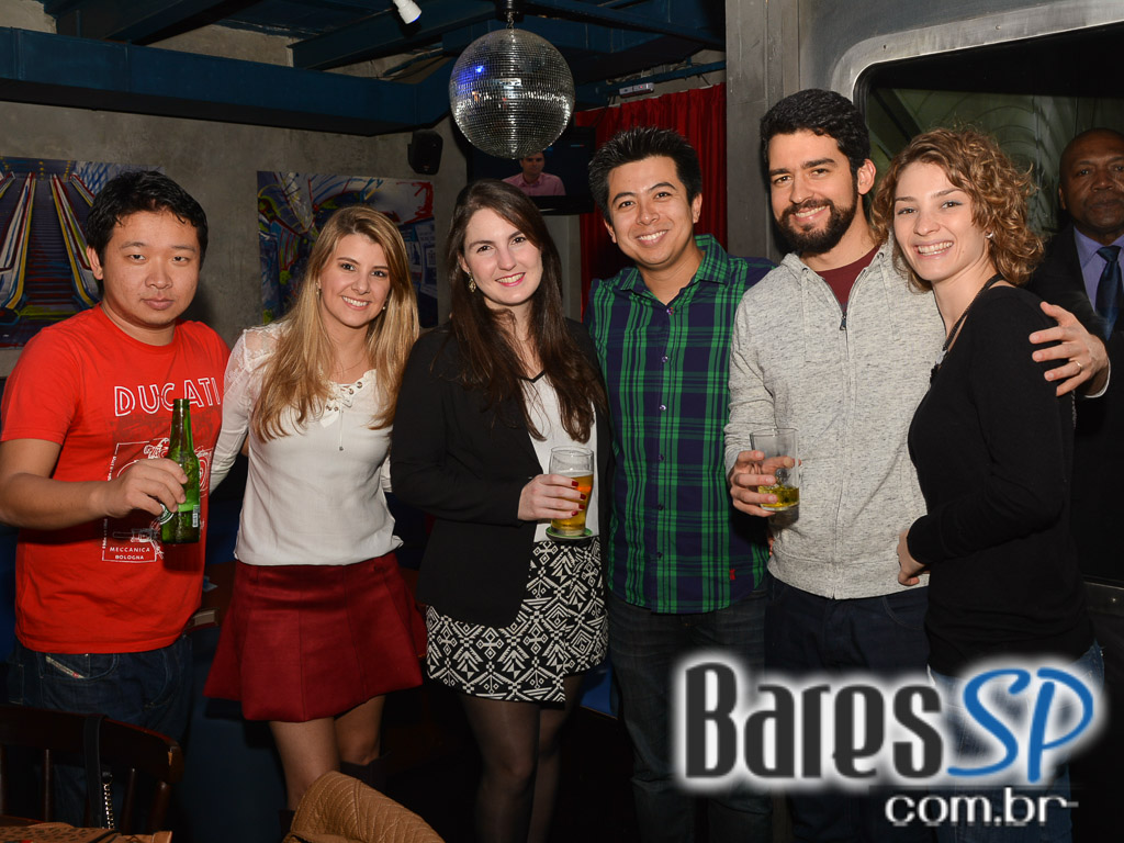 Banda Pollaris tocou muito pop rock e agitou o London Station Banda Pollaris tocou muito pop rock e agitou o London Station