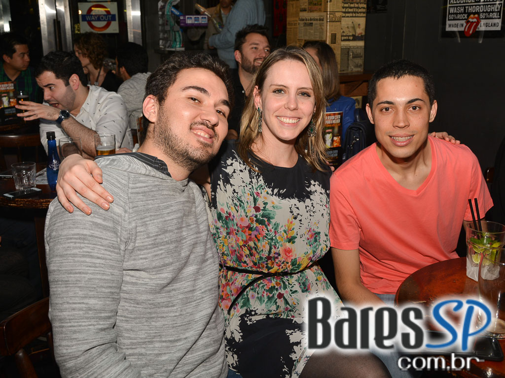 Banda Pollaris tocou muito pop rock e agitou o London Station Banda Pollaris tocou muito pop rock e agitou o London Station