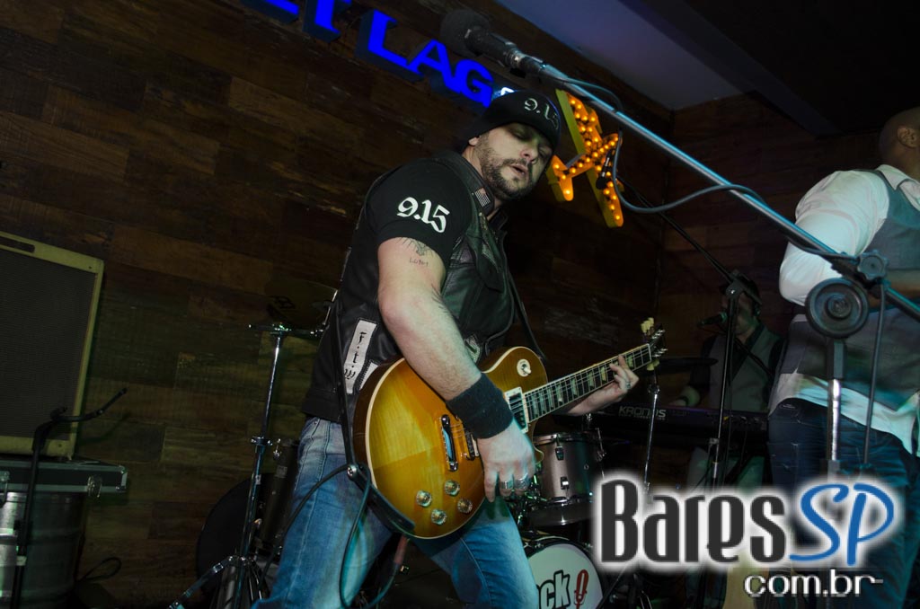 Jack Fast se apresentou no palco do Jet Lag Pub com muito groove, soul e funk Jack Fast se apresentou no palco do Jet Lag Pub com muito groove, soul e funk