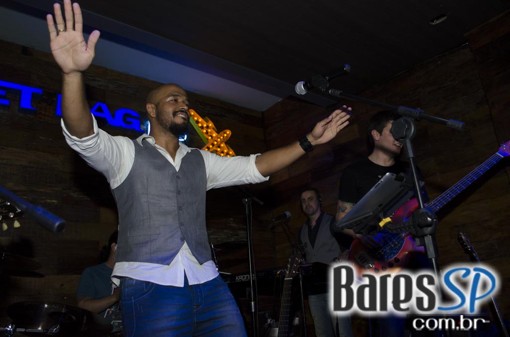 Jack Fast se apresentou no palco do Jet Lag Pub com muito groove, soul e funk Jack Fast se apresentou no palco do Jet Lag Pub com muito groove, soul e funk