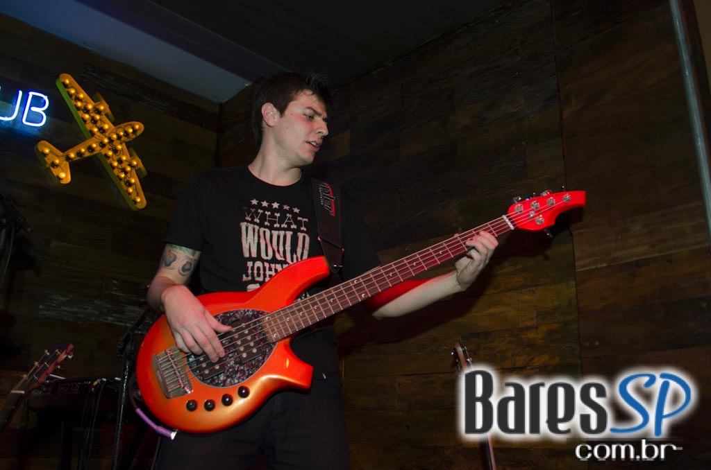 Jack Fast se apresentou no palco do Jet Lag Pub com muito groove, soul e funk Jack Fast se apresentou no palco do Jet Lag Pub com muito groove, soul e funk