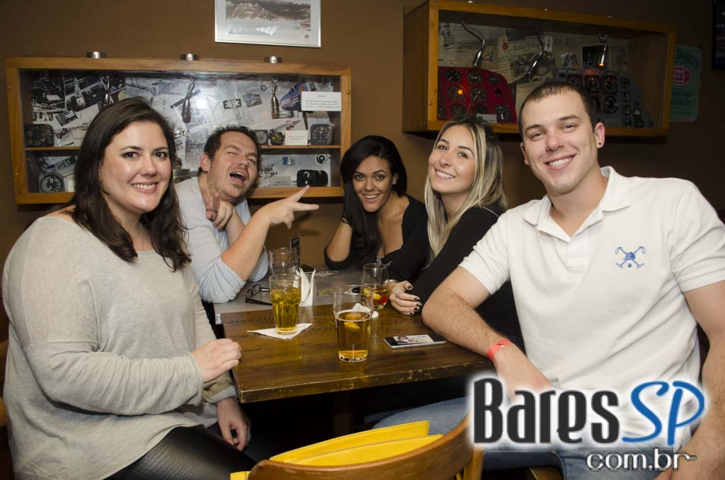 Jack Fast se apresentou no palco do Jet Lag Pub com muito groove, soul e funk Jack Fast se apresentou no palco do Jet Lag Pub com muito groove, soul e funk