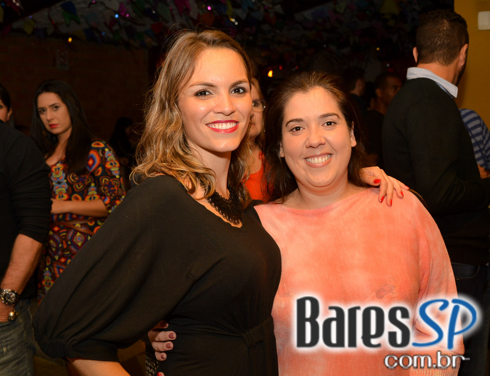 Canto da Ema recebeu os agitos do Trio Sinhá Flor e do Grupo 2 Dobrado Canto da Ema recebeu os agitos do Trio Sinhá Flor e do Grupo 2 Dobrado