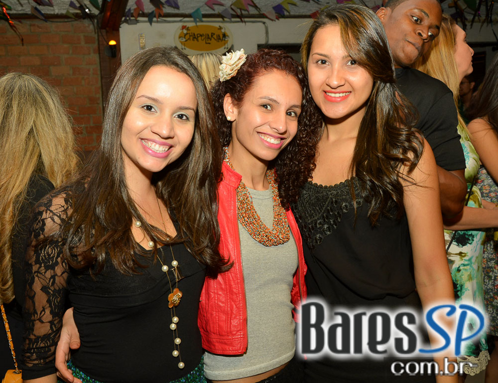 Canto da Ema recebeu os agitos do Trio Sinhá Flor e do Grupo 2 Dobrado Canto da Ema recebeu os agitos do Trio Sinhá Flor e do Grupo 2 Dobrado