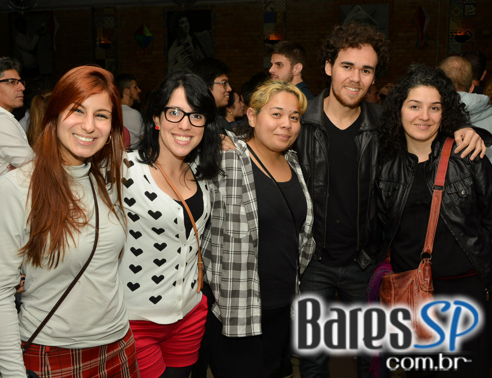 Canto da Ema recebeu os agitos do Trio Sinhá Flor e do Grupo 2 Dobrado Canto da Ema recebeu os agitos do Trio Sinhá Flor e do Grupo 2 Dobrado