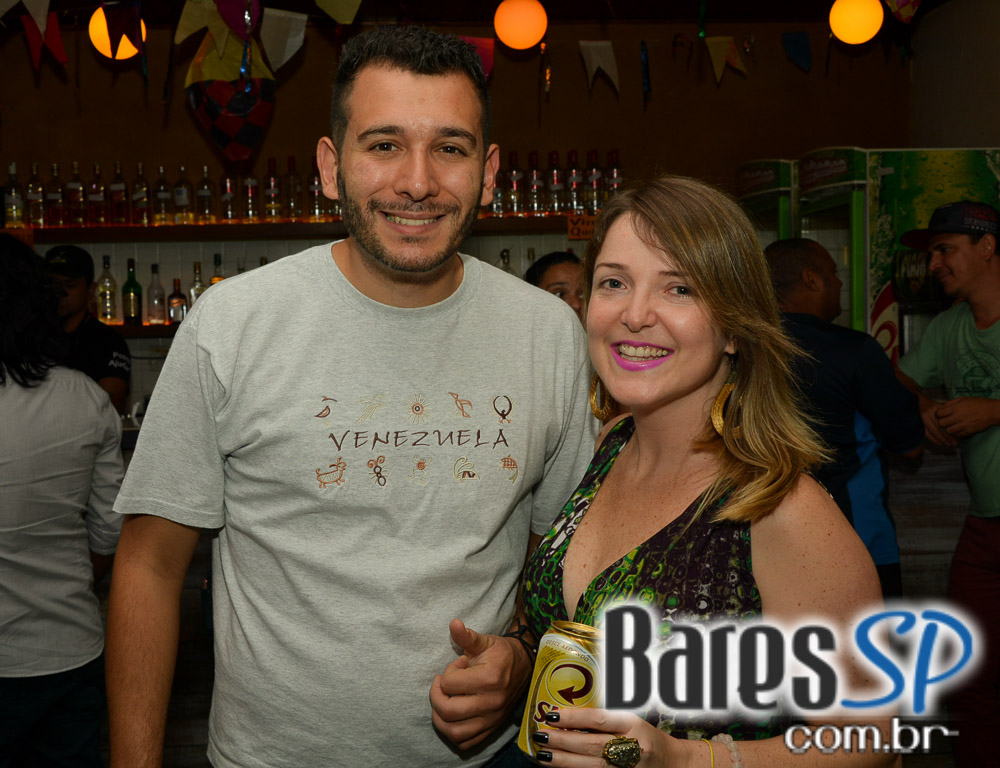 Canto da Ema recebeu os agitos do Trio Sinhá Flor e do Grupo 2 Dobrado Canto da Ema recebeu os agitos do Trio Sinhá Flor e do Grupo 2 Dobrado