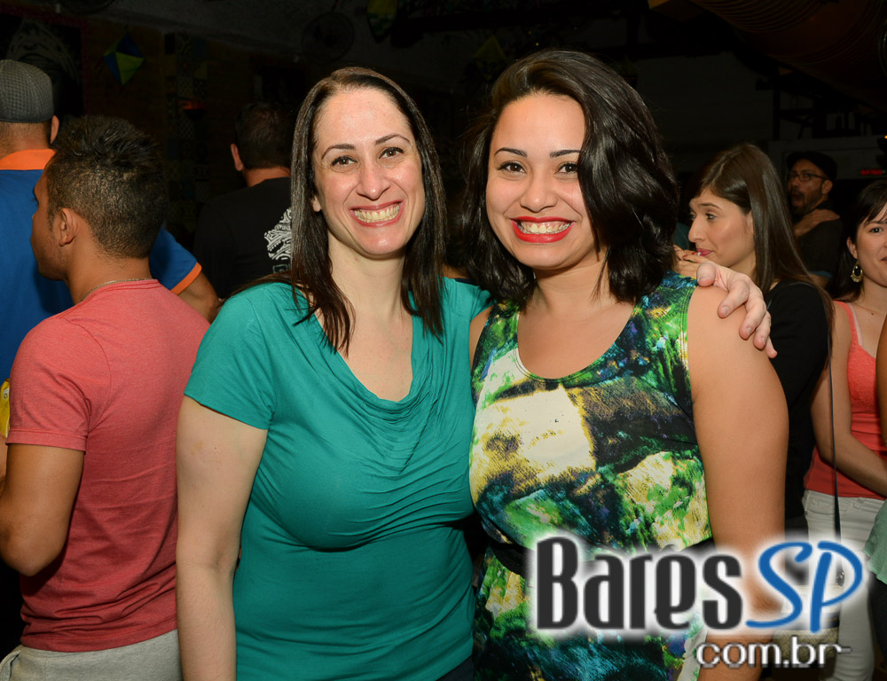 Canto da Ema recebeu os agitos do Trio Sinhá Flor e do Grupo 2 Dobrado Canto da Ema recebeu os agitos do Trio Sinhá Flor e do Grupo 2 Dobrado