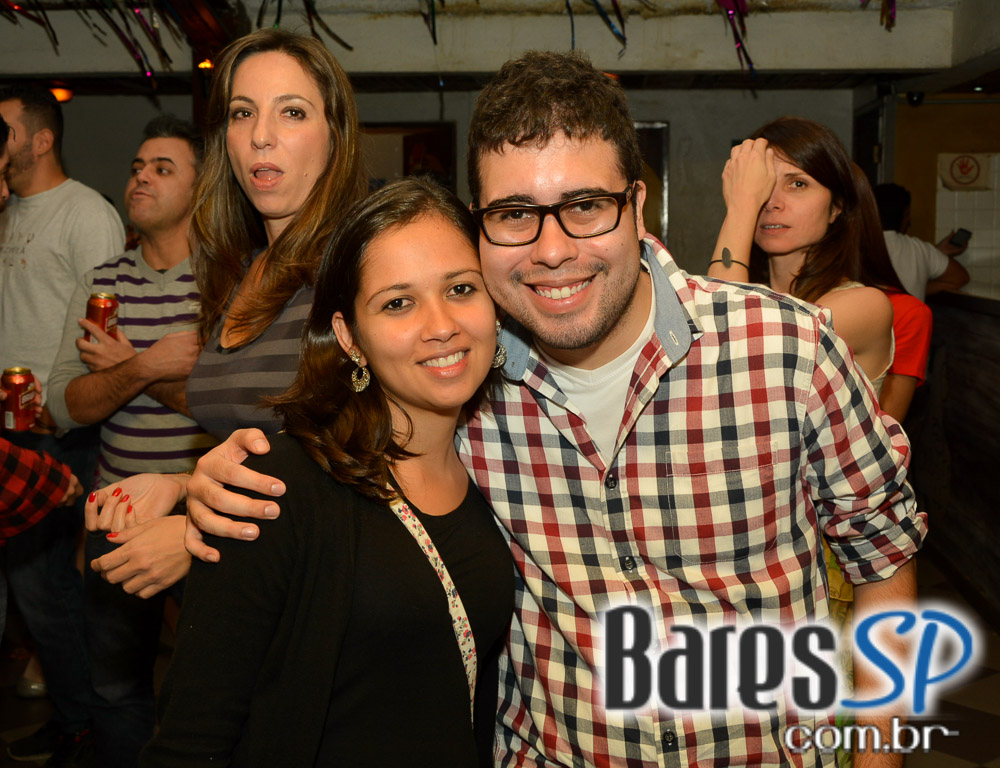 Canto da Ema recebeu os agitos do Trio Sinhá Flor e do Grupo 2 Dobrado Canto da Ema recebeu os agitos do Trio Sinhá Flor e do Grupo 2 Dobrado