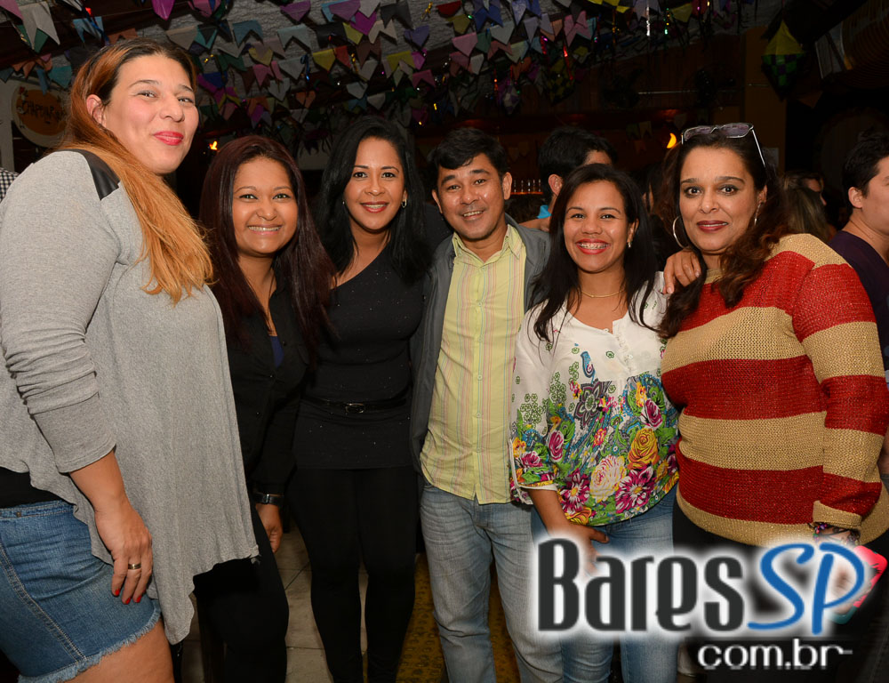 Canto da Ema recebeu os agitos do Trio Sinhá Flor e do Grupo 2 Dobrado Canto da Ema recebeu os agitos do Trio Sinhá Flor e do Grupo 2 Dobrado