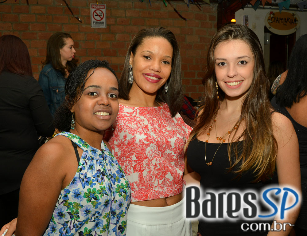 Canto da Ema recebeu os agitos do Trio Sinhá Flor e do Grupo 2 Dobrado Canto da Ema recebeu os agitos do Trio Sinhá Flor e do Grupo 2 Dobrado