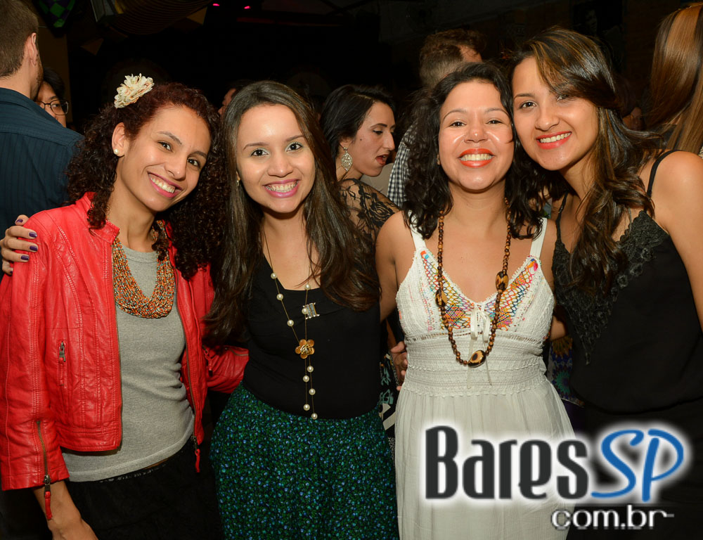 Canto da Ema recebeu os agitos do Trio Sinhá Flor e do Grupo 2 Dobrado Canto da Ema recebeu os agitos do Trio Sinhá Flor e do Grupo 2 Dobrado