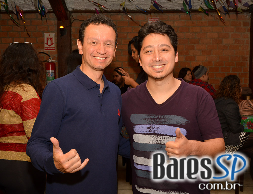 Canto da Ema recebeu os agitos do Trio Sinhá Flor e do Grupo 2 Dobrado Canto da Ema recebeu os agitos do Trio Sinhá Flor e do Grupo 2 Dobrado