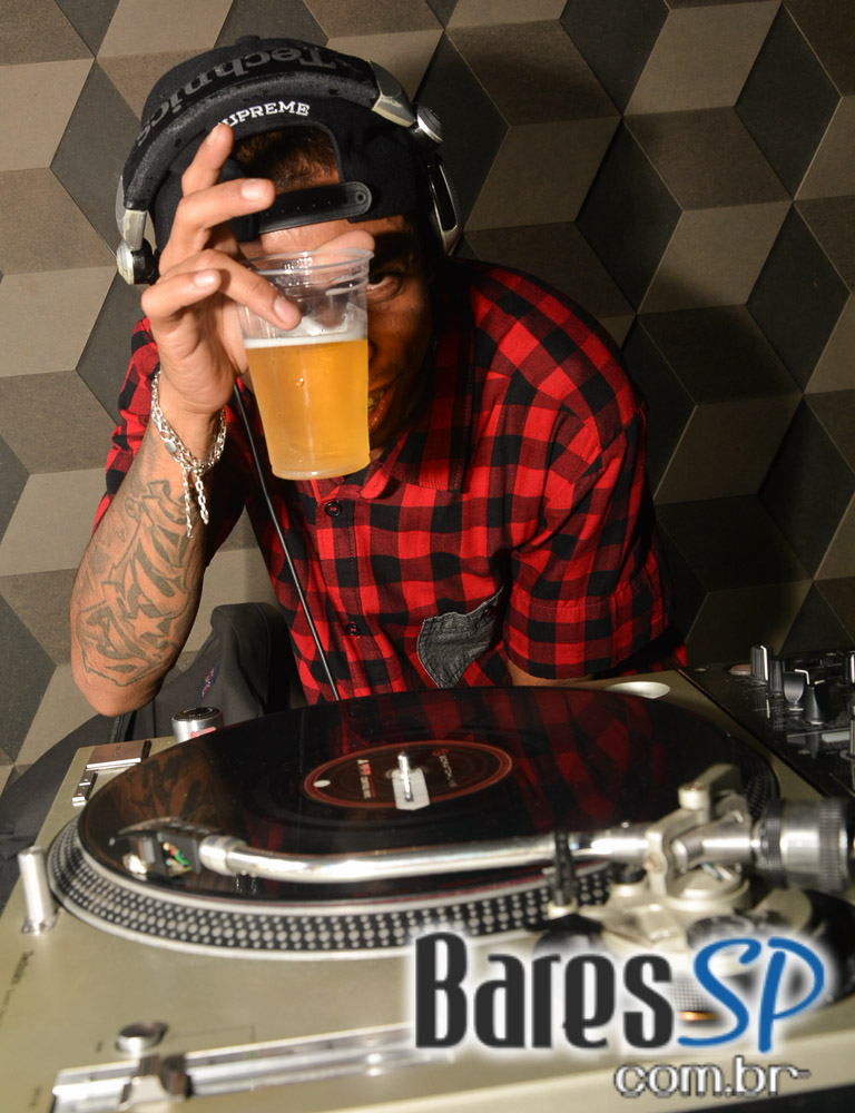 Nola Bar apresentou o Mondo Cane Sounds com Dj Will e convidados Nola Bar apresentou o Mondo Cane Sounds com Dj Will e convidados