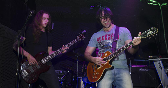 Banda Last Lover tocou muito rock clássico no palco do B Music Bar