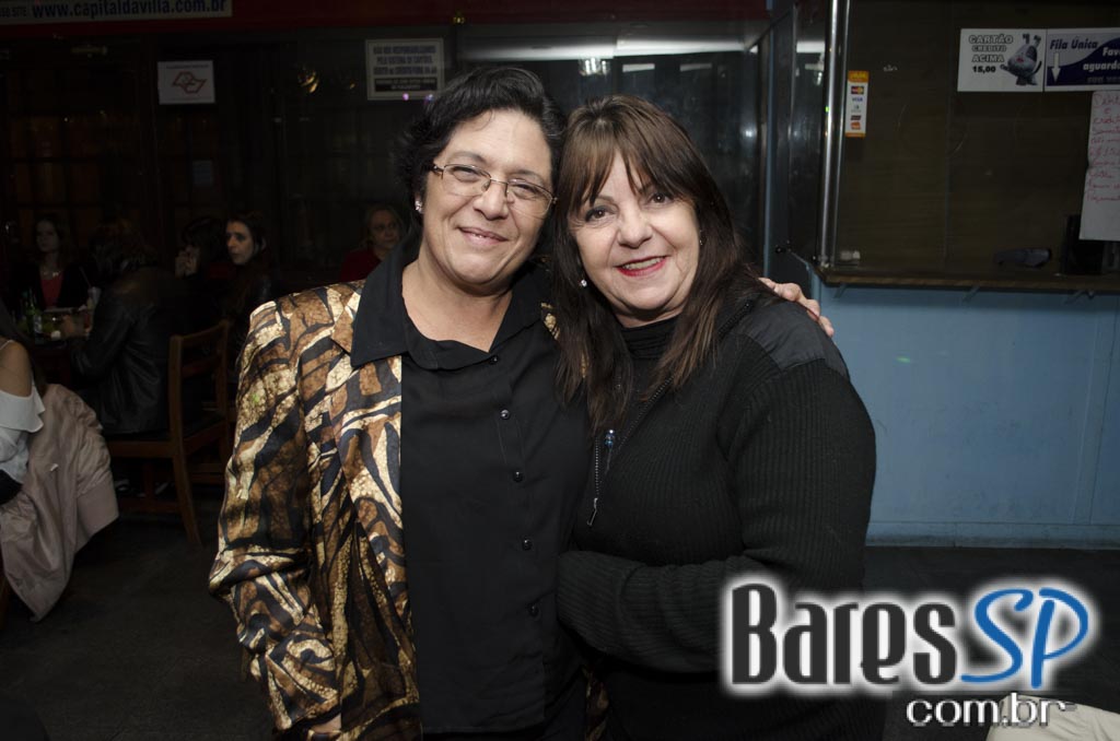 Banda Fonte 72 e DJ residente animaram a sexta-feira no Capital da Villa Banda Fonte 72 e DJ residente animaram a sexta-feira no Capital da Villa