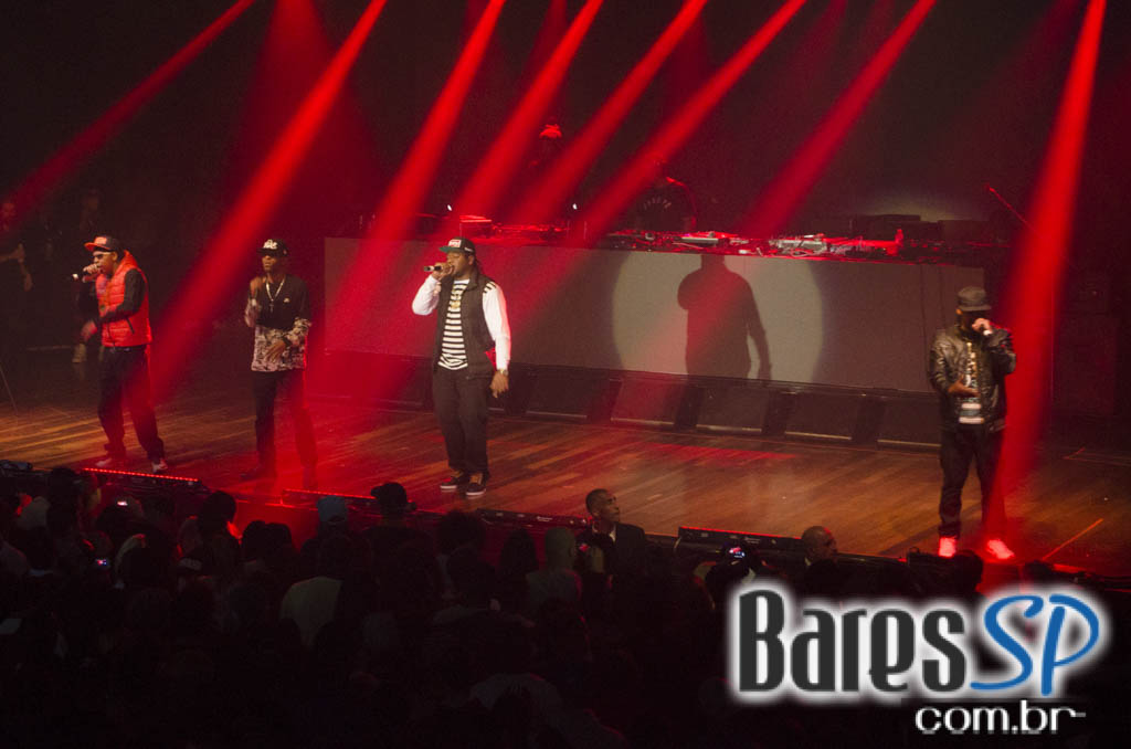 Racionais Mc's e Das EFX agitaram o palco da Audio Club com muito Rap Racionais Mc's e Das EFX agitaram o palco da Audio Club com muito Rap