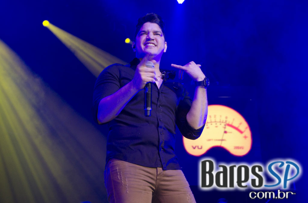 Henrique & Diego receberam convidados em show de lançamento da Festa do Peão de Barretos 2015 no Espaço das Américas Henrique & Diego receberam convidados em show de lançamento da Festa do Peão de Barretos 2015 no Espaço das Américas