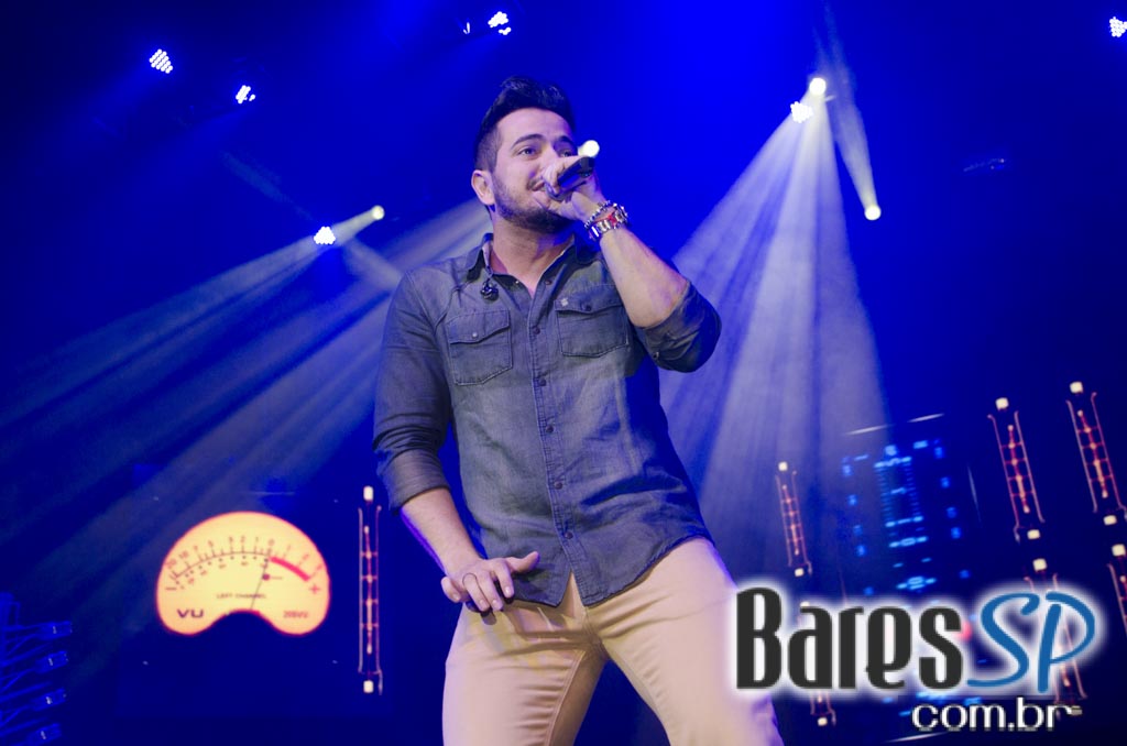 Henrique & Diego receberam convidados em show de lançamento da Festa do Peão de Barretos 2015 no Espaço das Américas Henrique & Diego receberam convidados em show de lançamento da Festa do Peão de Barretos 2015 no Espaço das Américas