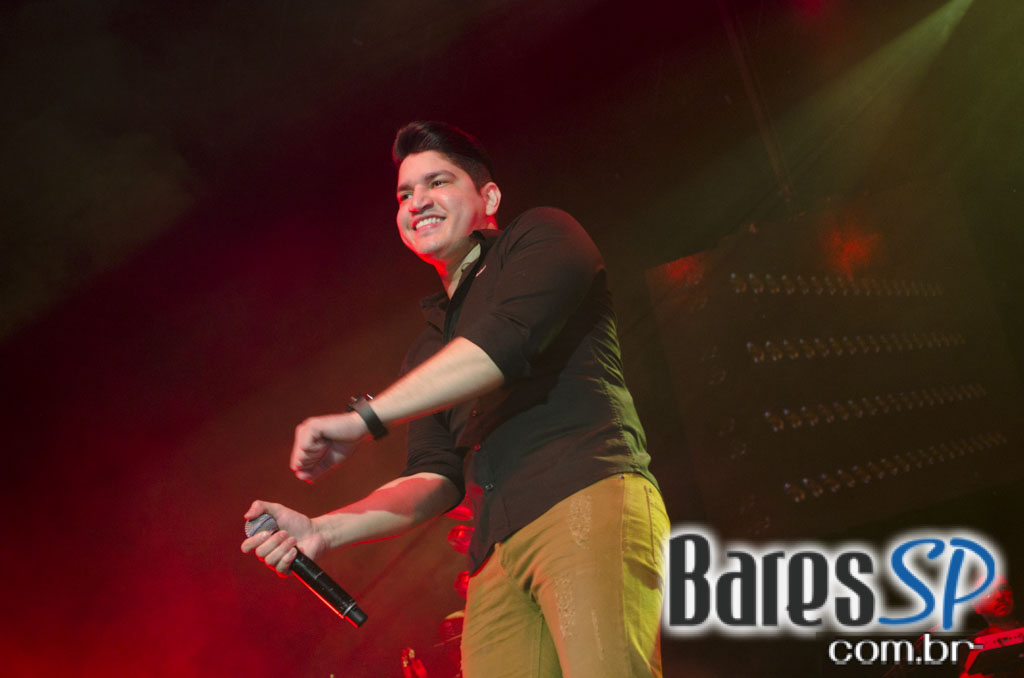 Henrique & Diego receberam convidados em show de lançamento da Festa do Peão de Barretos 2015 no Espaço das Américas Henrique & Diego receberam convidados em show de lançamento da Festa do Peão de Barretos 2015 no Espaço das Américas