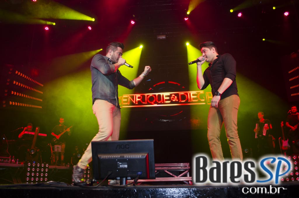 Henrique & Diego receberam convidados em show de lançamento da Festa do Peão de Barretos 2015 no Espaço das Américas Henrique & Diego receberam convidados em show de lançamento da Festa do Peão de Barretos 2015 no Espaço das Américas