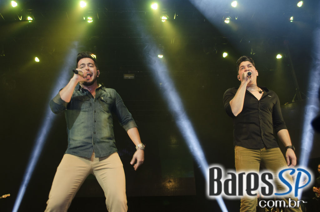 Henrique & Diego receberam convidados em show de lançamento da Festa do Peão de Barretos 2015 no Espaço das Américas Henrique & Diego receberam convidados em show de lançamento da Festa do Peão de Barretos 2015 no Espaço das Américas