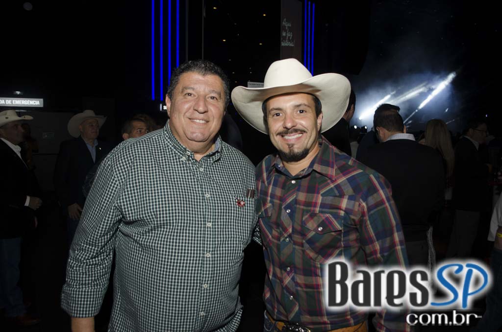 Henrique & Diego receberam convidados em show de lançamento da Festa do Peão de Barretos 2015 no Espaço das Américas Henrique & Diego receberam convidados em show de lançamento da Festa do Peão de Barretos 2015 no Espaço das Américas