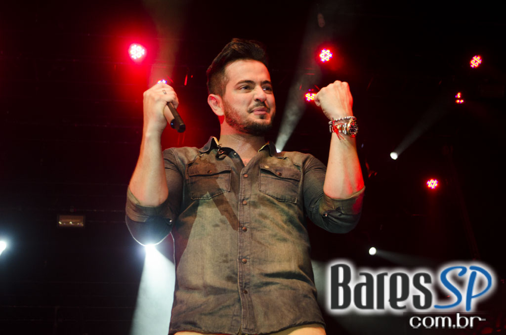 Henrique & Diego receberam convidados em show de lançamento da Festa do Peão de Barretos 2015 no Espaço das Américas Henrique & Diego receberam convidados em show de lançamento da Festa do Peão de Barretos 2015 no Espaço das Américas