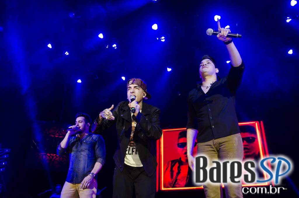 Henrique & Diego receberam convidados em show de lançamento da Festa do Peão de Barretos 2015 no Espaço das Américas Henrique & Diego receberam convidados em show de lançamento da Festa do Peão de Barretos 2015 no Espaço das Américas