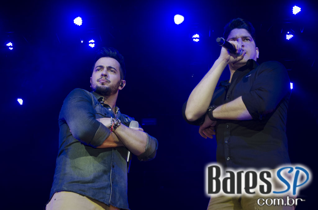 Henrique & Diego receberam convidados em show de lançamento da Festa do Peão de Barretos 2015 no Espaço das Américas Henrique & Diego receberam convidados em show de lançamento da Festa do Peão de Barretos 2015 no Espaço das Américas