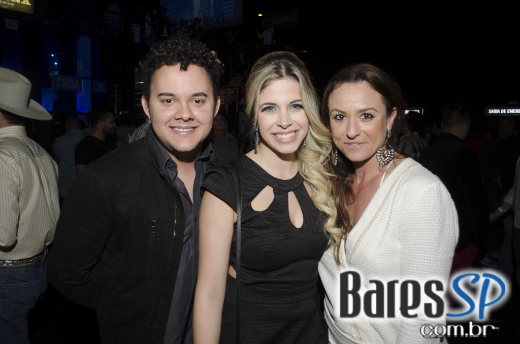 Henrique & Diego receberam convidados em show de lançamento da Festa do Peão de Barretos 2015 no Espaço das Américas Henrique & Diego receberam convidados em show de lançamento da Festa do Peão de Barretos 2015 no Espaço das Américas