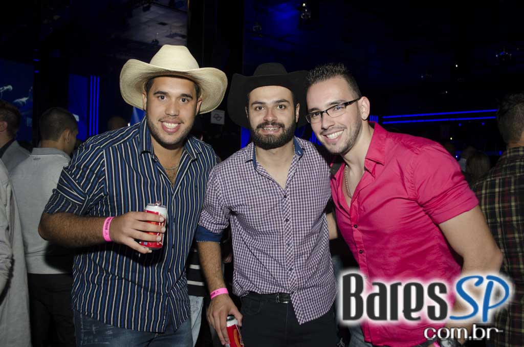 Henrique & Diego receberam convidados em show de lançamento da Festa do Peão de Barretos 2015 no Espaço das Américas Henrique & Diego receberam convidados em show de lançamento da Festa do Peão de Barretos 2015 no Espaço das Américas