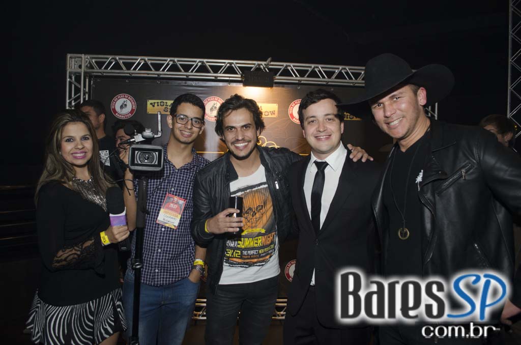 Henrique & Diego receberam convidados em show de lançamento da Festa do Peão de Barretos 2015 no Espaço das Américas Henrique & Diego receberam convidados em show de lançamento da Festa do Peão de Barretos 2015 no Espaço das Américas