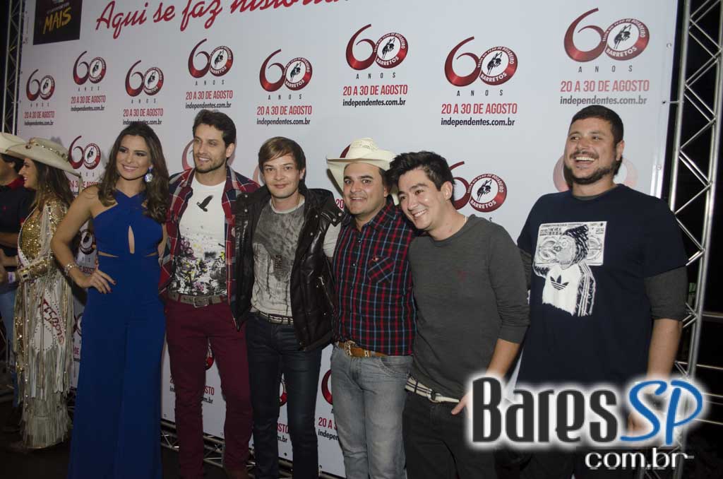 Henrique & Diego receberam convidados em show de lançamento da Festa do Peão de Barretos 2015 no Espaço das Américas Henrique & Diego receberam convidados em show de lançamento da Festa do Peão de Barretos 2015 no Espaço das Américas
