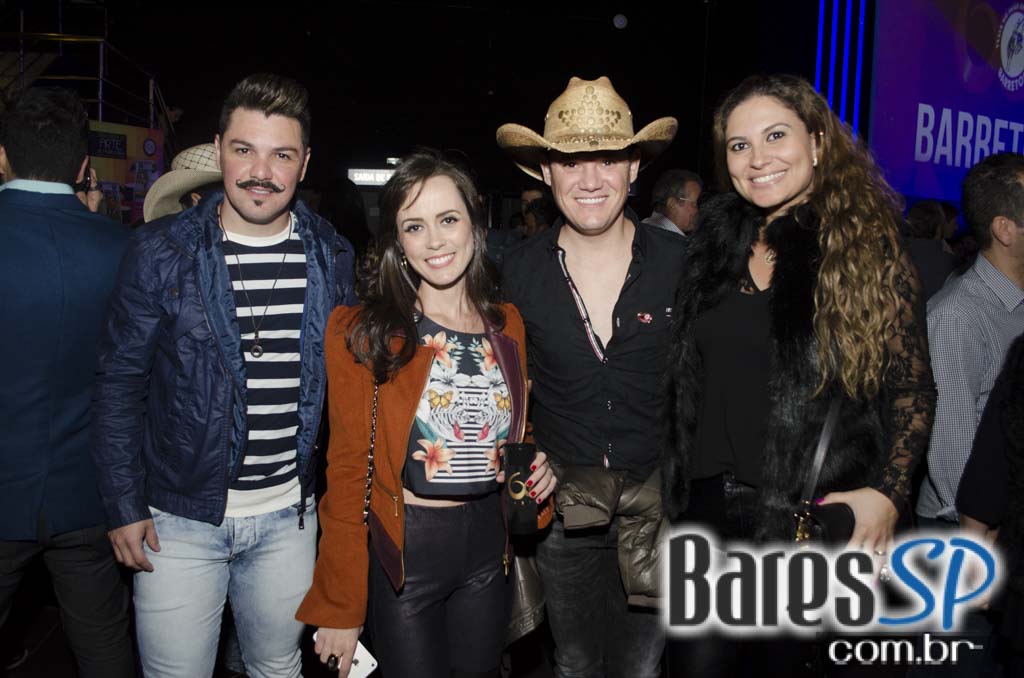 Henrique & Diego receberam convidados em show de lançamento da Festa do Peão de Barretos 2015 no Espaço das Américas Henrique & Diego receberam convidados em show de lançamento da Festa do Peão de Barretos 2015 no Espaço das Américas