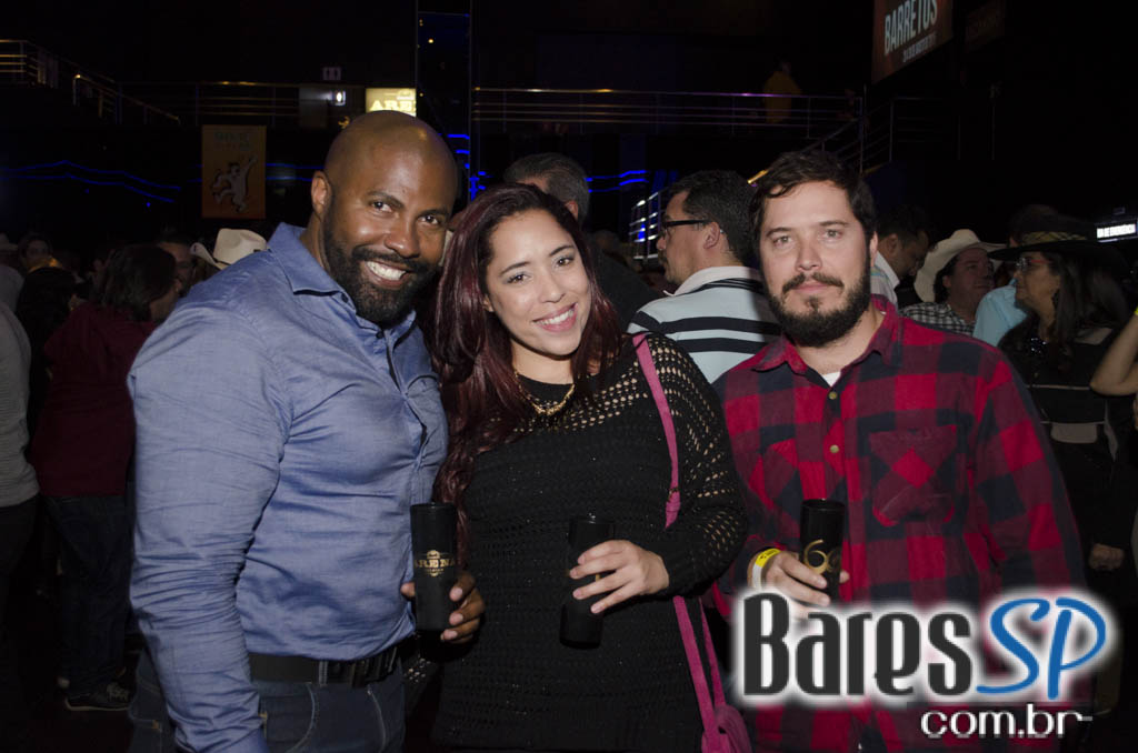 Henrique & Diego receberam convidados em show de lançamento da Festa do Peão de Barretos 2015 no Espaço das Américas Henrique & Diego receberam convidados em show de lançamento da Festa do Peão de Barretos 2015 no Espaço das Américas