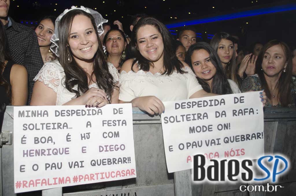 Henrique & Diego receberam convidados em show de lançamento da Festa do Peão de Barretos 2015 no Espaço das Américas Henrique & Diego receberam convidados em show de lançamento da Festa do Peão de Barretos 2015 no Espaço das Américas