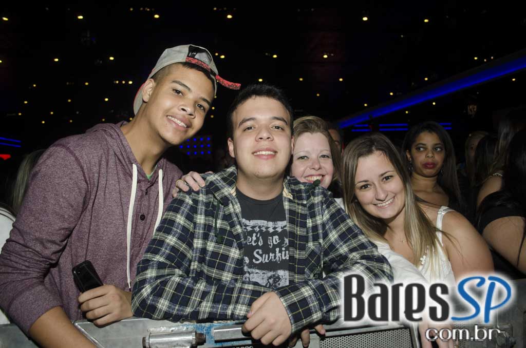 Henrique & Diego receberam convidados em show de lançamento da Festa do Peão de Barretos 2015 no Espaço das Américas Henrique & Diego receberam convidados em show de lançamento da Festa do Peão de Barretos 2015 no Espaço das Américas