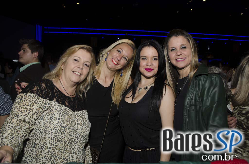 Henrique & Diego receberam convidados em show de lançamento da Festa do Peão de Barretos 2015 no Espaço das Américas Henrique & Diego receberam convidados em show de lançamento da Festa do Peão de Barretos 2015 no Espaço das Américas