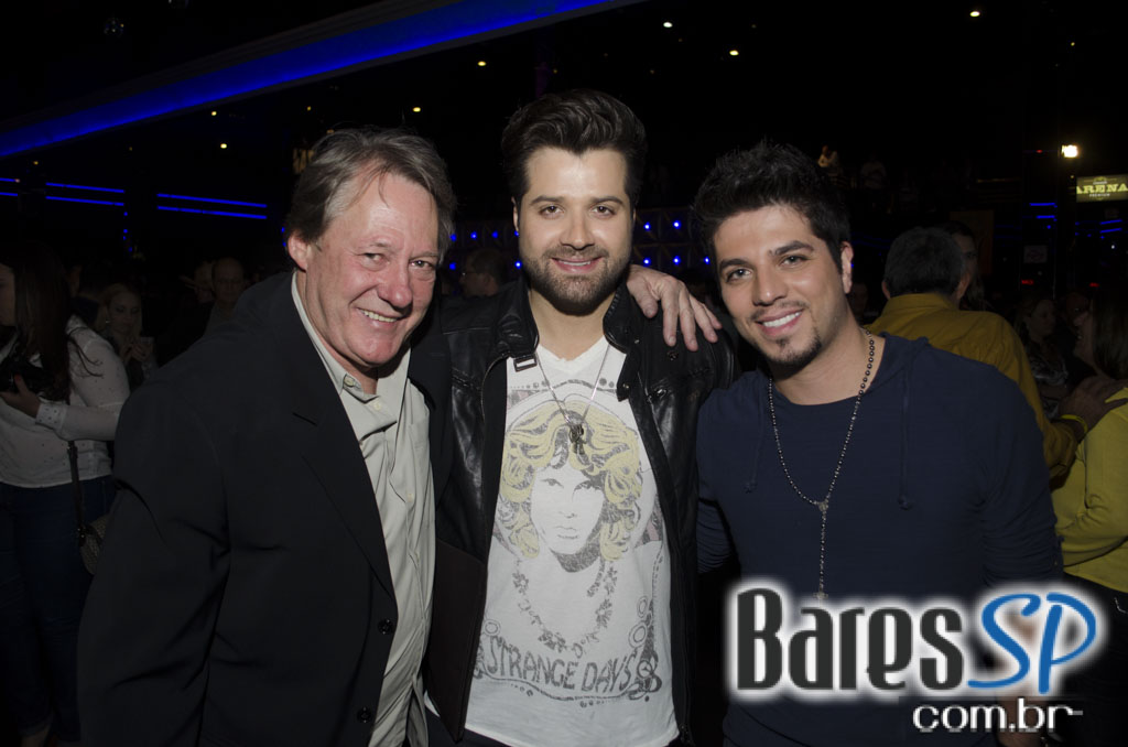 Henrique & Diego receberam convidados em show de lançamento da Festa do Peão de Barretos 2015 no Espaço das Américas Henrique & Diego receberam convidados em show de lançamento da Festa do Peão de Barretos 2015 no Espaço das Américas