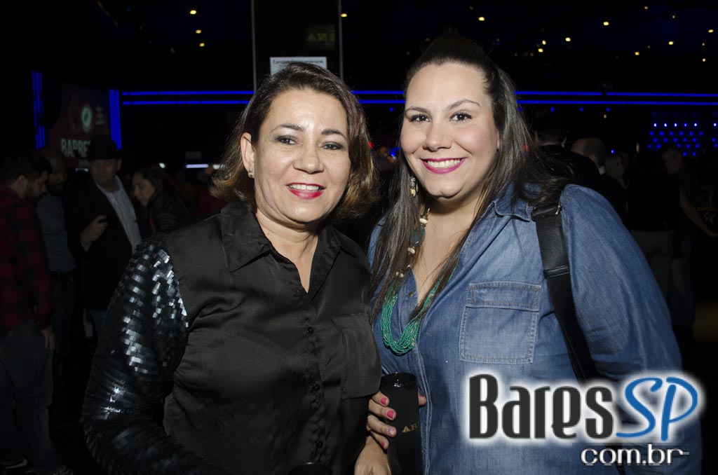 Henrique & Diego receberam convidados em show de lançamento da Festa do Peão de Barretos 2015 no Espaço das Américas Henrique & Diego receberam convidados em show de lançamento da Festa do Peão de Barretos 2015 no Espaço das Américas