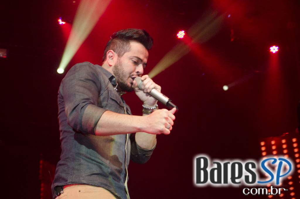 Henrique & Diego receberam convidados em show de lançamento da Festa do Peão de Barretos 2015 no Espaço das Américas Henrique & Diego receberam convidados em show de lançamento da Festa do Peão de Barretos 2015 no Espaço das Américas