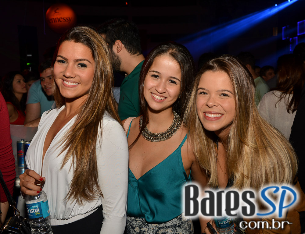 Baile do Movimento com show do cantor Péricles no Esporte Clube Pinheiros Baile do Movimento com show do cantor Péricles no Esporte Clube Pinheiros