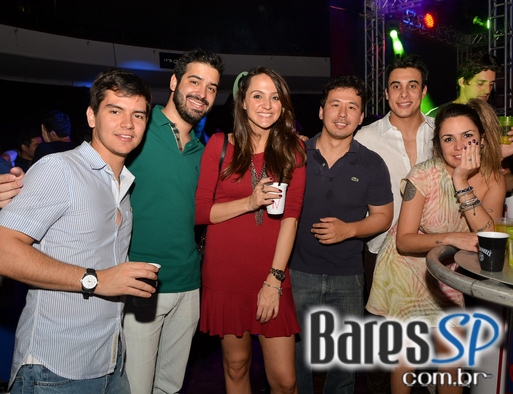 Baile do Movimento com show do cantor Péricles no Esporte Clube Pinheiros Baile do Movimento com show do cantor Péricles no Esporte Clube Pinheiros