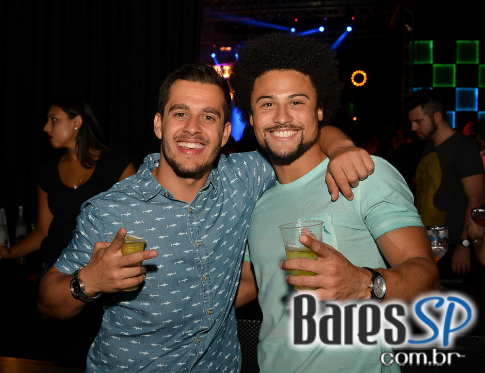 Baile do Movimento com show do cantor Péricles no Esporte Clube Pinheiros Baile do Movimento com show do cantor Péricles no Esporte Clube Pinheiros