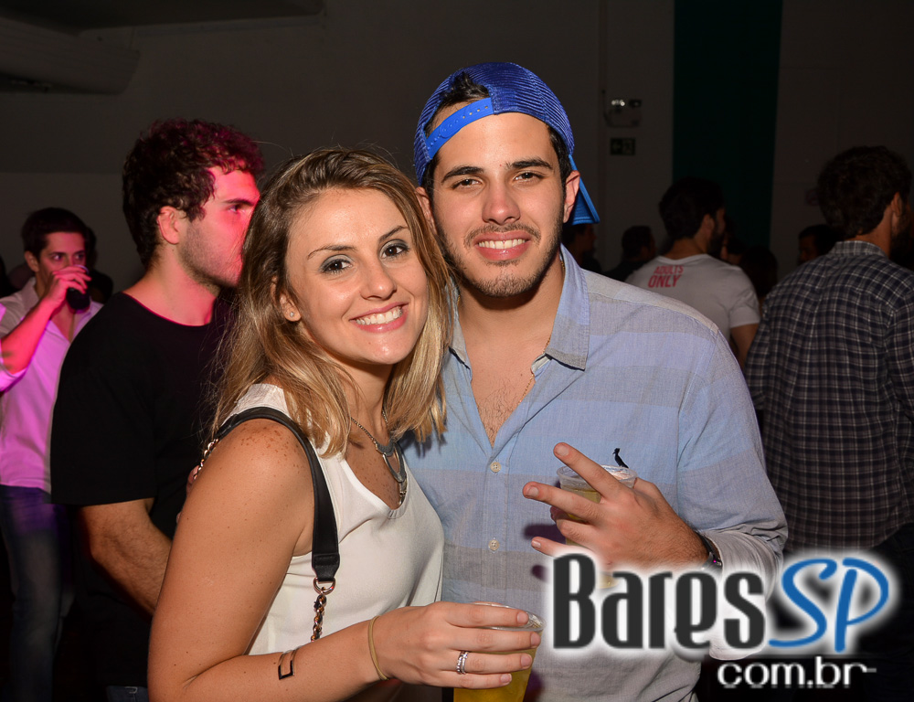 Baile do Movimento com show do cantor Péricles no Esporte Clube Pinheiros Baile do Movimento com show do cantor Péricles no Esporte Clube Pinheiros